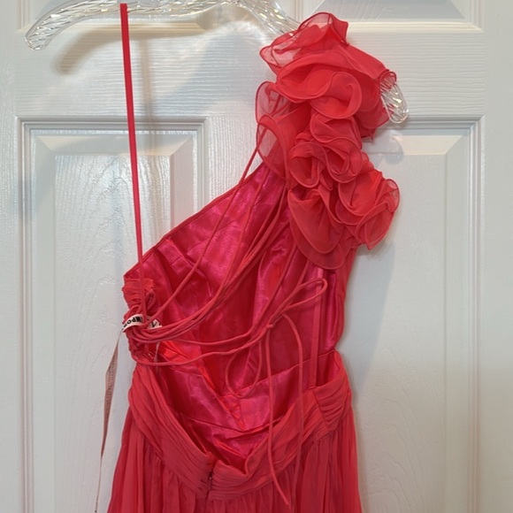 NWT Mac Duggal 67989 Red Ruffled One Shoulder Asymmetrical Gown Size 0 - Picture 8 of 12